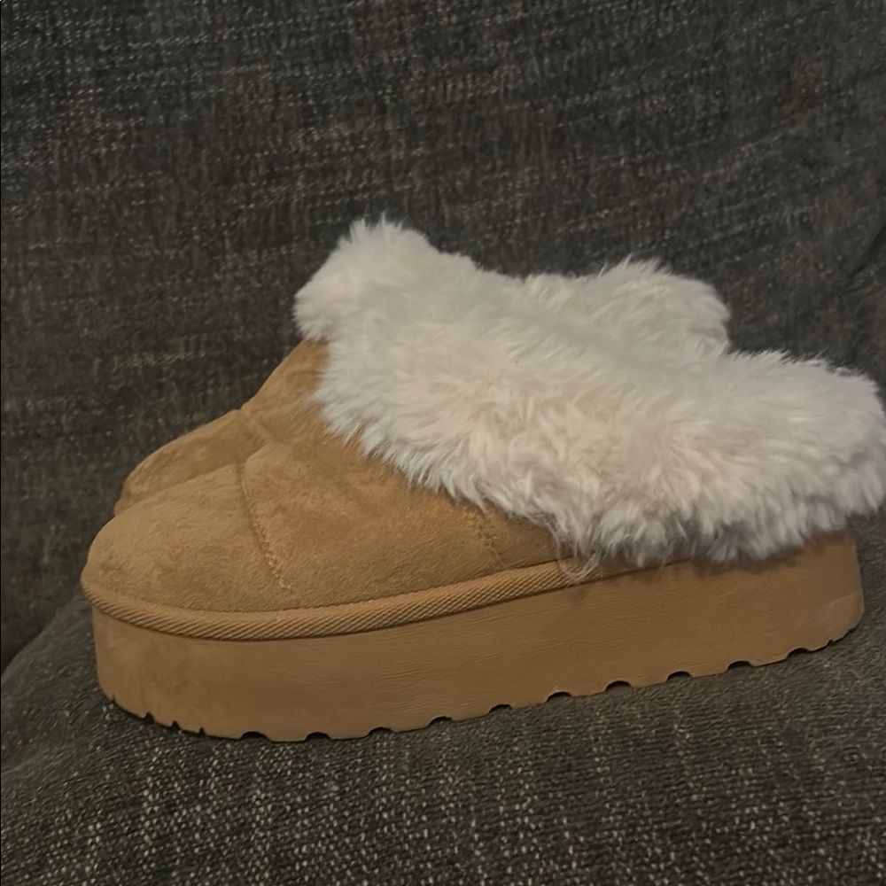 Liliana Tan and White Cozy Slippers